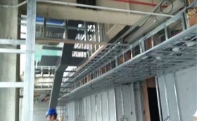 ：乇舅厩┰级俏锪餍姓办公大楼装修设计工程